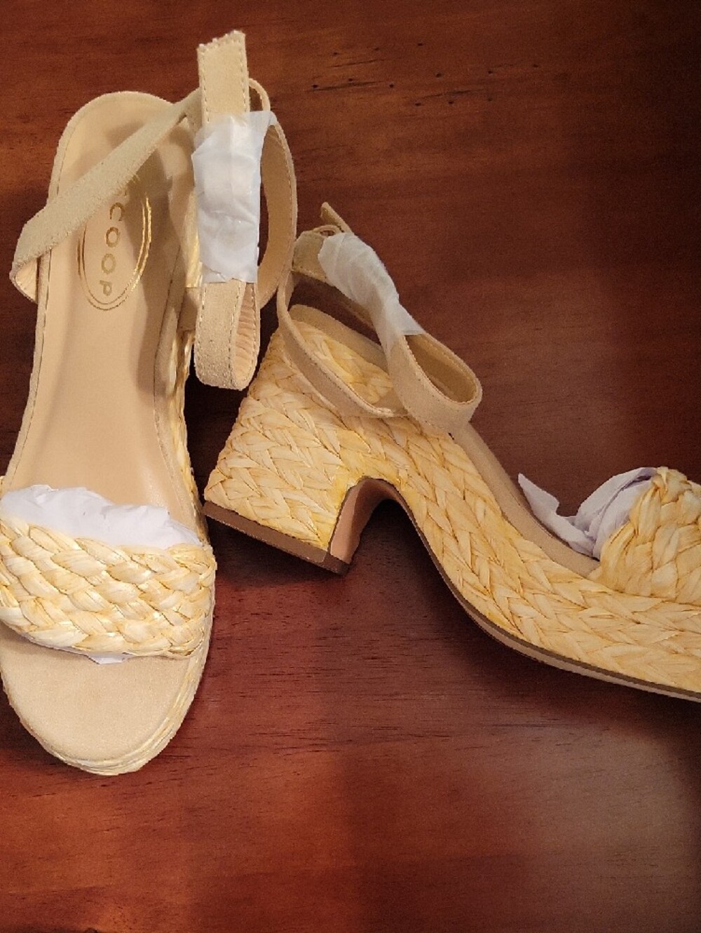 NWT Scoop Natural Raffia Platform Sandals in Beige